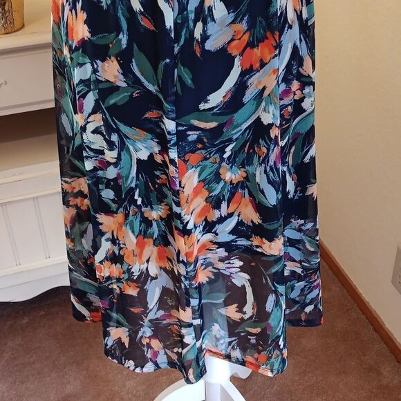 Enfocus Petite Dark Floral Dress. Professional,  Career, Romcom - Picture 7 of 11